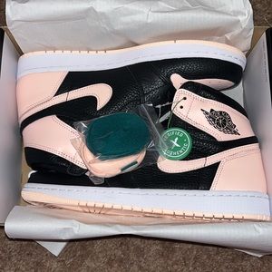 Jordan 1 retro high black crimson tint